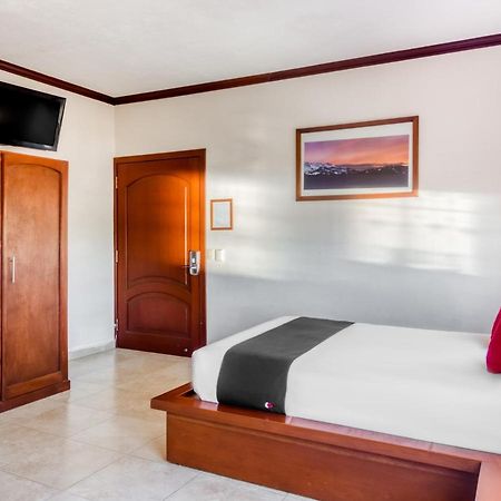 Monte Salerno Hotel & Suites Montemorelos Exterior photo