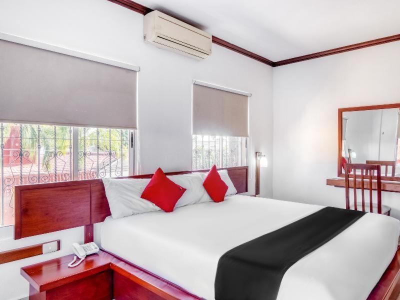 Monte Salerno Hotel & Suites Montemorelos Room photo
