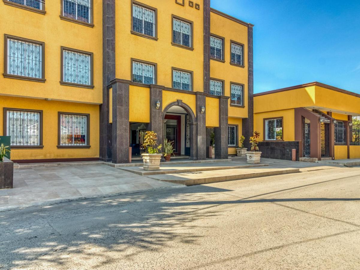 Monte Salerno Hotel & Suites Montemorelos Exterior photo